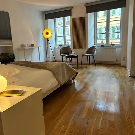 Des 2 Tetes * コルマール